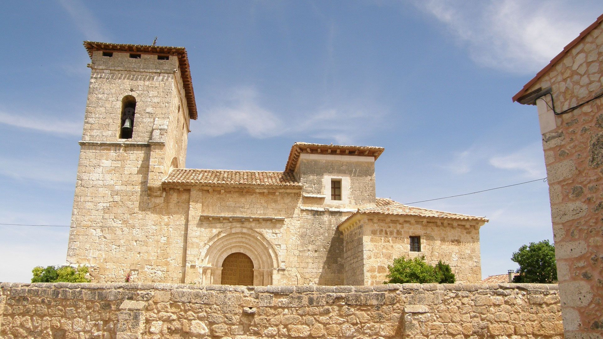 Iglesia románica de Pinillos de Esgueva