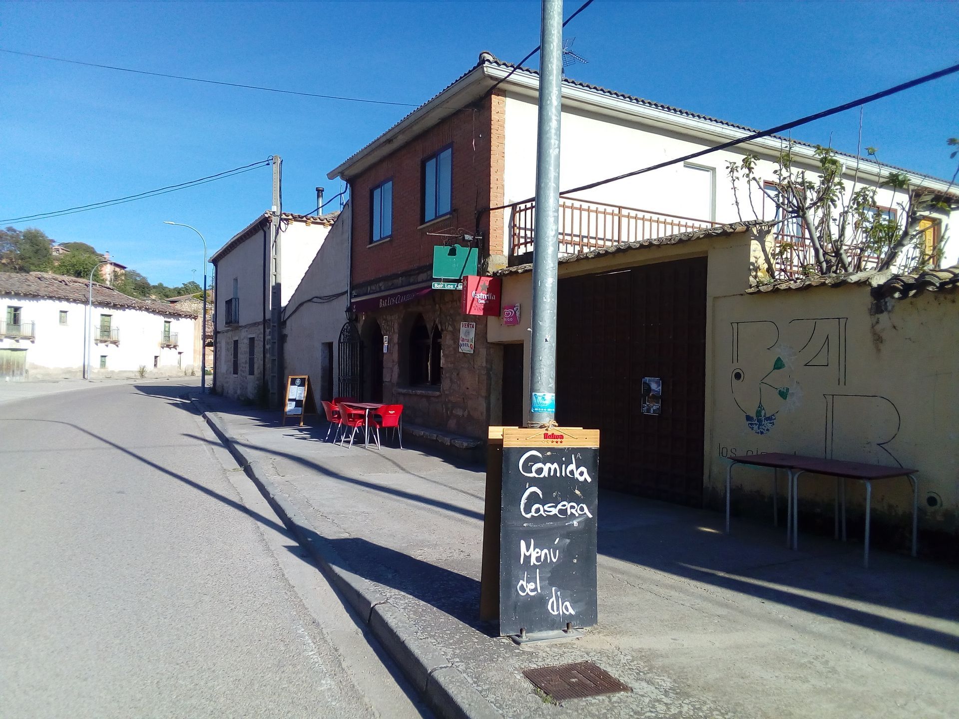 BAR LOS CLAVELES